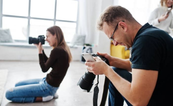 Independent photographers vs Studios